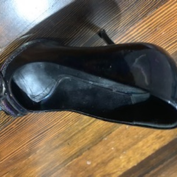 Gucci Metallic Hee;s - Picture 3 of 3